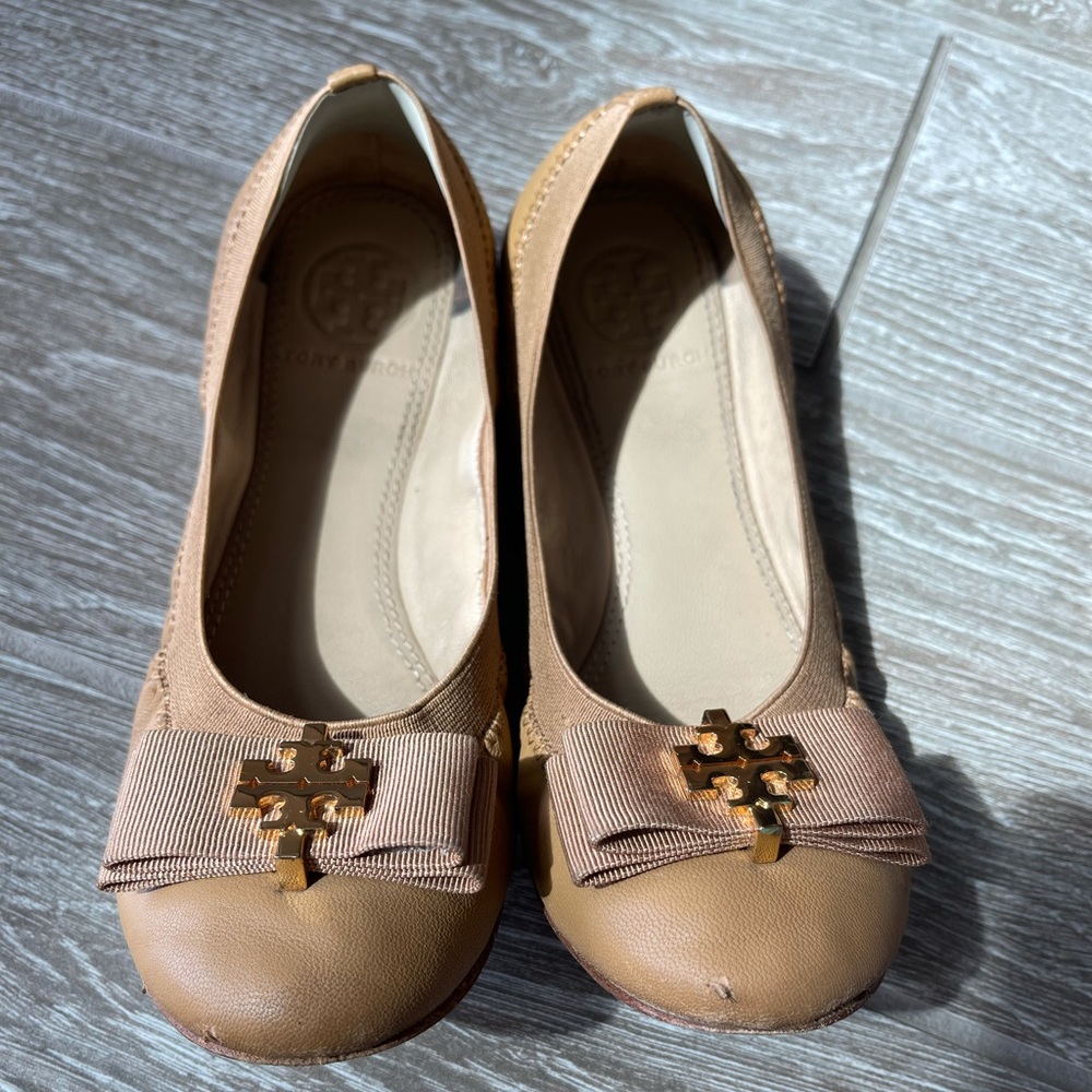 Tory Burch tan ballet flats
